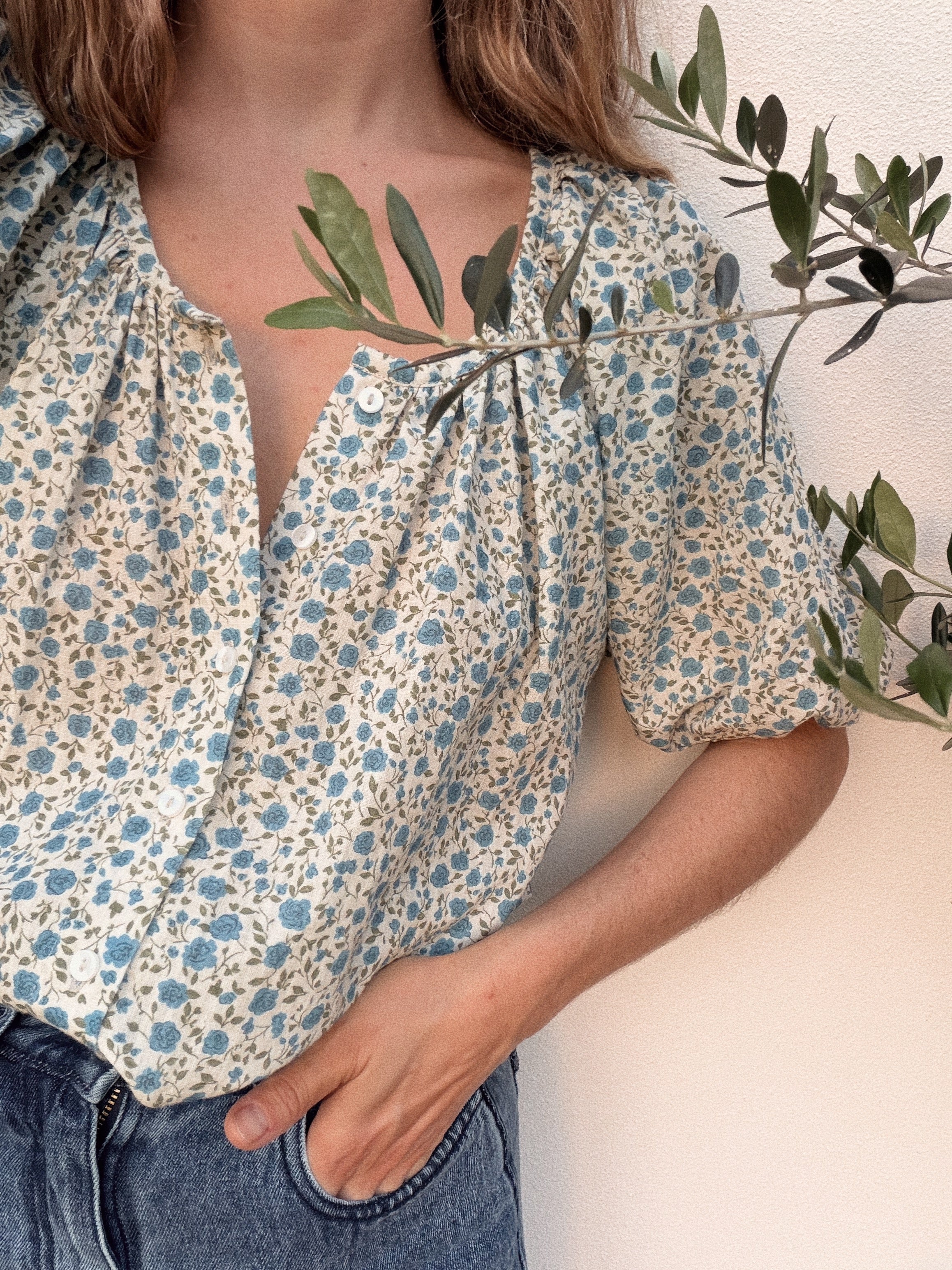 Olivia Blouse (liberty blue)