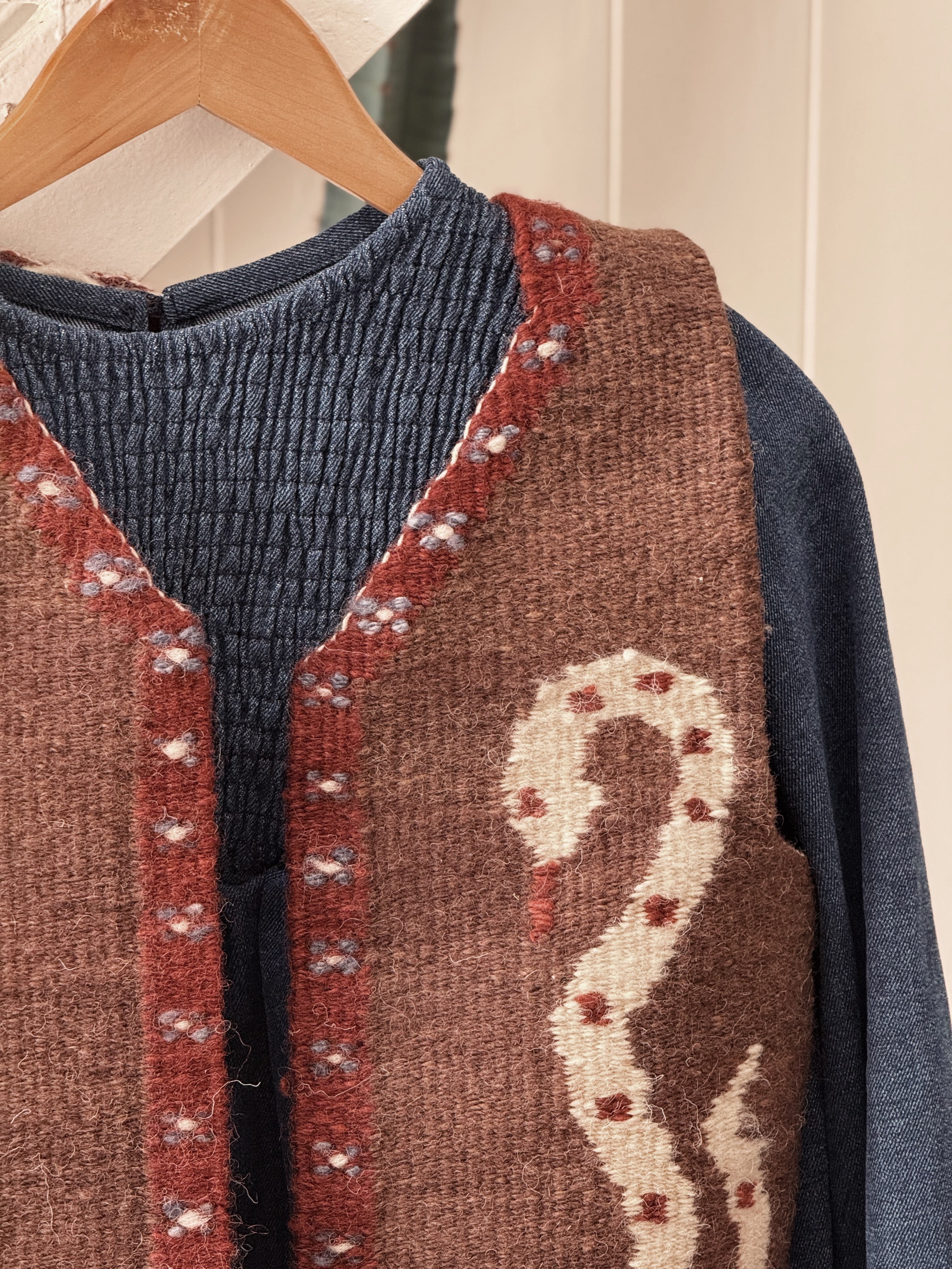 Anguille folk vest
